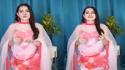 उर्फी जावेद ने की गणेश वंदना, वायरल वीडियो पर लोग कर रहे ऐसे कमेंट्स