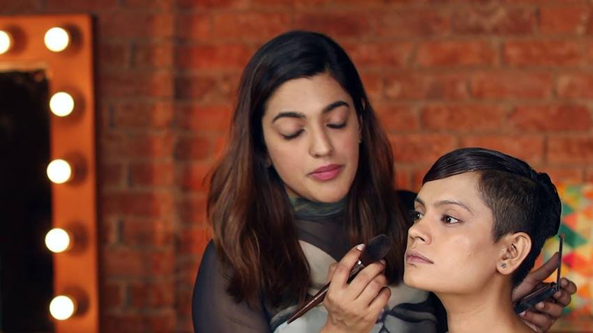 सोनाक्षी सिन्हा - महक ओबेरॉय (सारी तस्वीरें संबंधित मेक अप आर्टिस्ट्स के सोशल मीडिया अकाउंट से ली गई है।