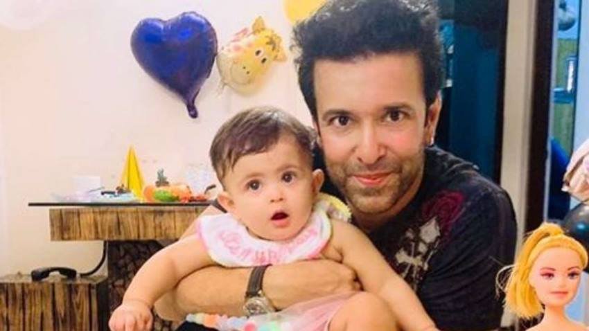 Aamir Ali: आमिर अली और संजीदा शेख 9 सालों तक शादी में रहे। दोनों की आयरा नाम की एक बेटी हैं। तलाक के बाद आयरा की कस्टडी संजीदा को मिली। आमिर अली कई बार इस तरह के आरोप लगा चुके हैं कि संजीदा उन्हें उनकी बेटी से मिलने तक नहीं देतीं। 
