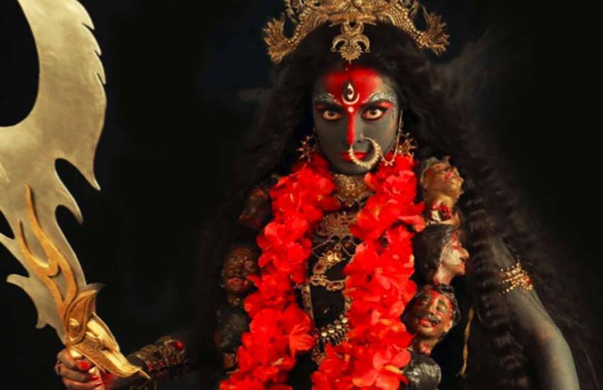 Navratri 2022: कई एक्टर्स हैं जिन्होंने पर्दे पर पौराणिक किरदार निभा लोगों के दिल जीते। बात छोटे पर्दे की करें तो यहां भी तमाम कलाकारों ने देवी-देवताओं के किरदार निभा खूब शोहरत बटोरी। बात टीवी एक्ट्रेसेस की करें तो इनमें से कुछ ने मां शक्ति के अलग अलग अवतारों के किरदार निभाए हैं। इन किरदारों में लोगों ने इन्हें खूब पसंद भी किया। आइए जानते हैं इन एक्ट्रेसेस के नाम: