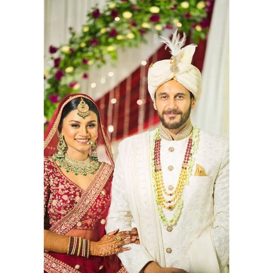 अहमरीन अंजुम ने अपने लॉन्ग टाइम बॉयफ्रेंड डैनी सुरा के संग सात फेरे लिये। डैनी मूल रूप से ब्रिटिश एशियन हैं। 