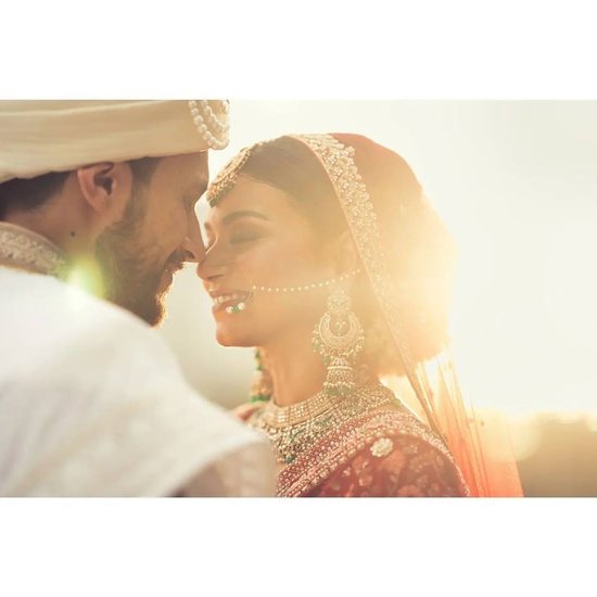 फैंस दिल खोलकर इस कपल को शादी की मुबारकबाद दे रहे हैं।