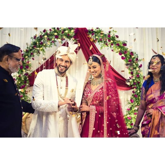 इस शादी में परिवार के लोग और कुछ बेहद करीबी ही शामिल हुए थे।