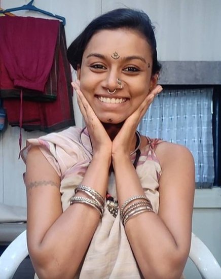 बता दें कि अहमरीन साउथ की चर्चित एक्ट्रेस हैं। फिल्म आऱआरआर में उन्होंने लौकी के इमोशनल किरदार से खूब वाहवाही बटोरी।