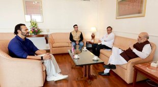 Amit Shah Rohit Sheety Viral Photo| Amit Shah News| Rohit Shetty With Amit Shah Photo|