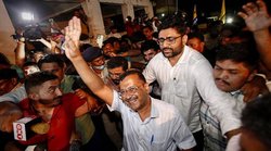 बापू की जयंती पर केजरीवाल नहीं पहुंचे राजघाट, LG ने चिट्ठी लिख निकाली भड़ास तो भड़की आप