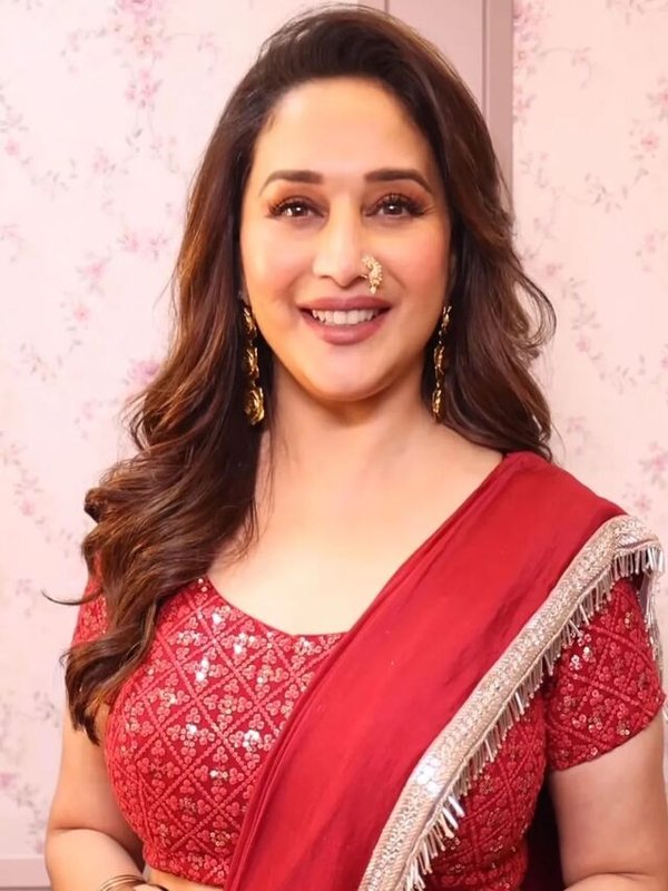 BOLLYWOOD CELEBS GANESH CHATURTHI LOOKS