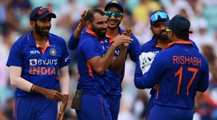 BREAKING NEWS India squad T20 World Cup 2022 Ashish Nehra Shami Deepak Chahar Jasprit Bumrah Harshal Patel