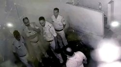 जानिए, बिहार के नवादा में पुलिस अफसर ने अपने साथियों को क्यों लॉकअप में किया बंद