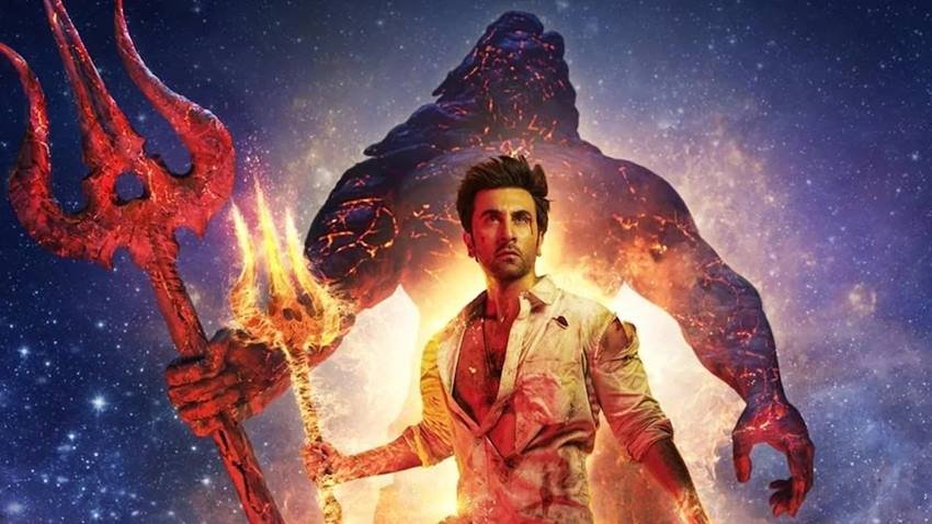 एडवांस बुकिंग शुरू होने के 2 दिन में ही ब्रह्मास्त्र के देशभर में करीब 65 हजार टिकट्स बिक गए। बताया जा रहा है कि एडवांस बुकिंग से ही फिल्म ने 20 करोड़ रुपये कमा लिये हैं। इसके साथ ही ये फिल्म साल 2022 की हाइएस्ट एडवांस बुकिंग वाली फिल्म बन चुकी हैं।