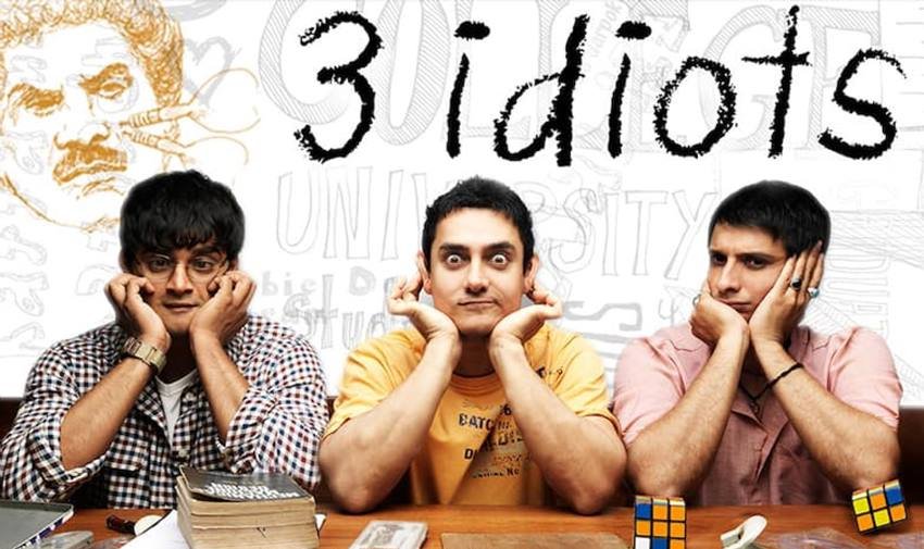3 Idiots: आमिर खान की पीके साउथ में खूब पसंद की गई थी। फिल्म ने साउथ में कमाई के कई रिकॉर्ड तोड़े थे। फिल्म को टॉलीवुड में कॉपी भी किया गया।