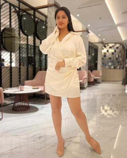 दीपिका कहती हैं कि इस तरह से काम करने के बाद जितने पैसे मिलते हैं उससे ज्यादा तो वह रील बनाकर कमा सकती हैं। 