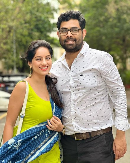 बता दें कि दीपिका ने दिया और बाती हम के डायरेक्टर रहे रोहित राज गोयल संग साल 2014 में शादी रचाई थी।  दोनों की एक संतान है। 