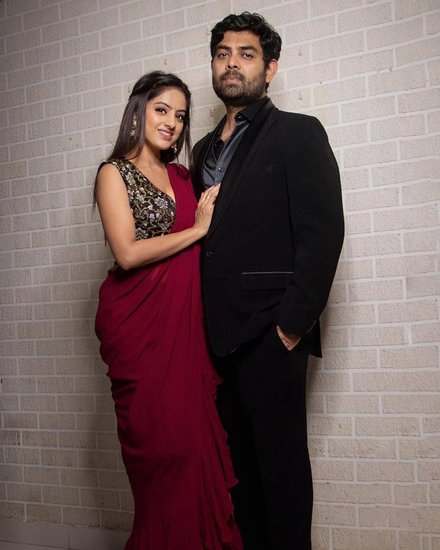 दीपिका इन दिनों एक्टिंग की दुनिया से दूर अपनी फैमिली के साथ बिजी हैं।