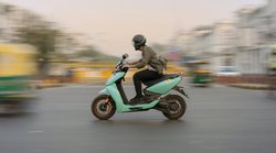 Electric Scooter Buying Tips and Tricks: इलेक्ट्रिक स्कूटर खरीदते वक्त रखें इन बातों का ध्यान, वरना होगा बड़ा नुकसान