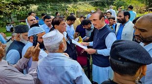 Srinagar, Threat to Ghulam Nabi Azad,