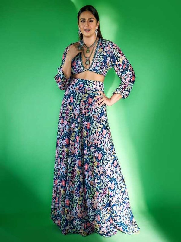 HUMA QURESHI IN PRINTED DRESS LOOK