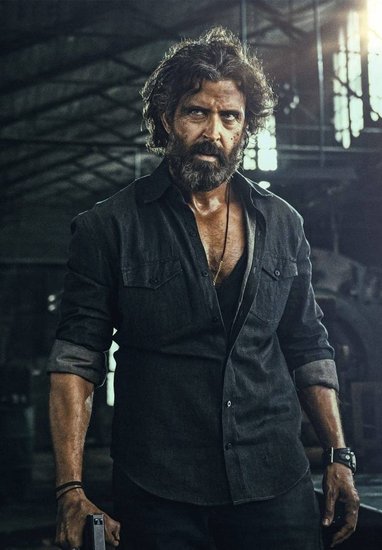 30 सितंबर को विक्रम वेधा (Vikram Vedha) सिनेमाघरों में रिलीज हो रही है। फिल्म में सैफ अली खान (Saif Ali Khan) और रितिक रोशन मुख्य भूमिका में हैं। फिल्म में सैफ जहां तेज तर्रार पुलिस वाले का रोल प्ले कर रहे हैं तो वहीं रितिक रोशन (hrithik Roshan) नेगेटिव रोल में हैं। रितिक पहली बार खलनायक के किरदार में दिखेंगे। वैसे आने वाले कुछ महीनों में और भी कई बड़े एक्टर्स नेगेटिव रोल में दिखने वाले हैं। आइए डालते हैं एक नजर: 