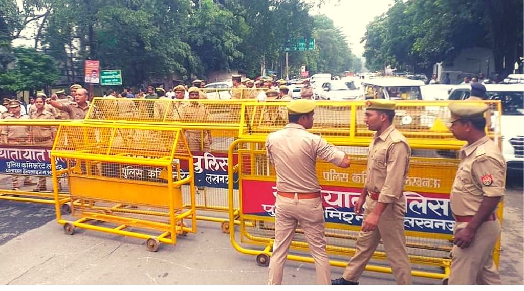 Lucknow SP protest, Yogi Government