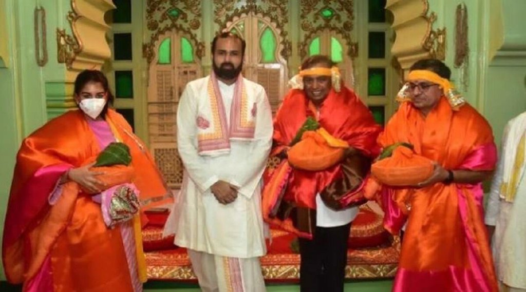 Mukesh Ambani Visits Shrinathji Temple, Mukesh Ambani Shrinathji Temple
