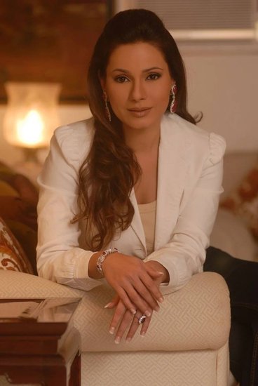 नीलम का जन्म साल 1968 में हॉन्गकॉन्ग में हुआ था। नीलम एक बार भारत में अपनी दादी से मिलने मुंबई आई थीं। तभी फिल्म डायेरक्टर रमेश बहल से नीलम की अच्छी दोस्ती हो गई। रमेश ने ही उन्हें फिल्मों में लॉन्च किया था।