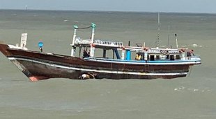 pakistani boat apprehended | 200 crore drugs | gujarat coast | 200 करोड़ की ड्रग्स जब्त