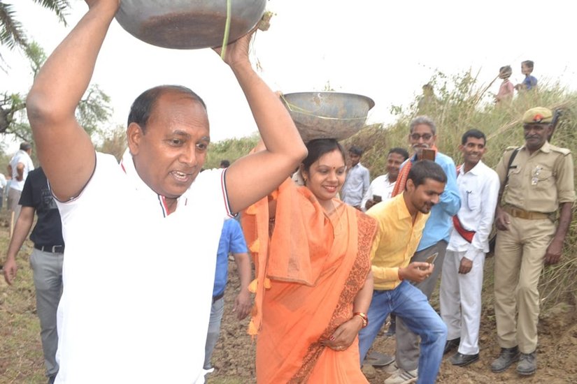 Pond Cleaning Work in Banda UP.