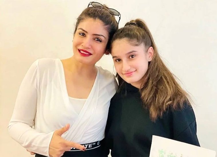 रवीना टंडन ने साल 2004 में अनिल थडानी से शादी की थी। इस शादी से उनके दो बेटे हुए। बड़ी संतान राशा हैं तो वहीं छोटे संतान हैं रणवीर थडानी।