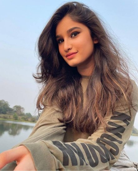 राशा को सिंगिंग का भी बहुत शौक है। पिछले दिनों उनका एक सिंगिंग वीडियो खूब वायरल हुआ था।