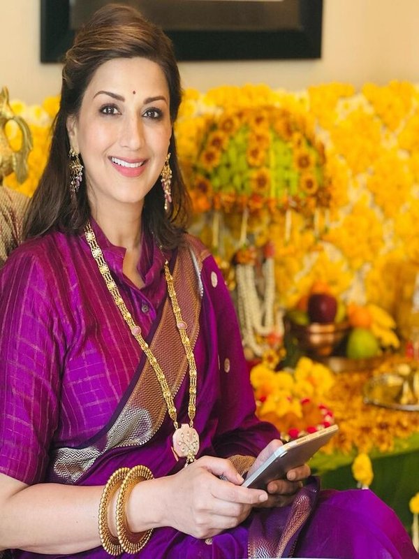 SONALI BENDRE IN TRADITIONAL LOOK