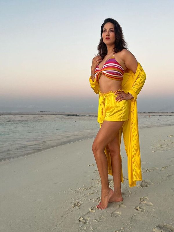 SUNNY LEONE IN SUNSHINE LOOK