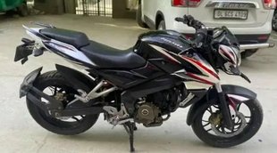 Second Hand Bike, Second Hand Bajaj Sports Bike, Bajaj Pulsar NS200 Second Hand