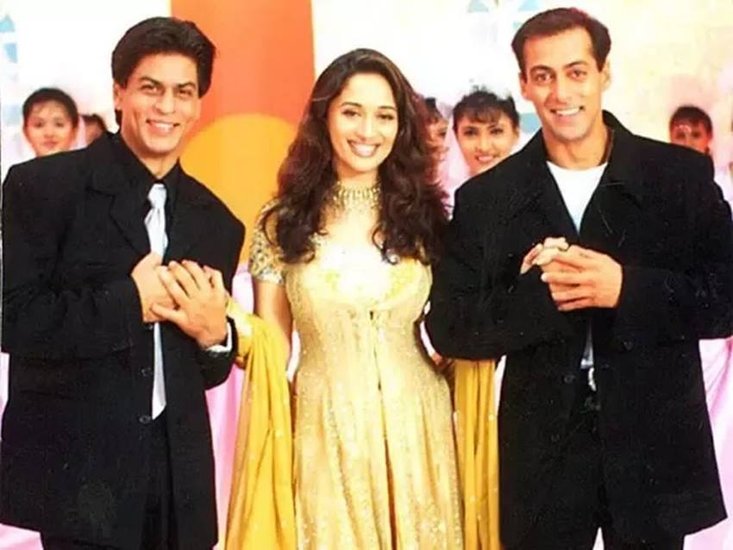 फिल्म हम तुम्हारे हैं सनम में भी शाहरुख और सलमान माधुरी दीक्षित के साथ नजर आए थे। फिल्म एवरेज थी।