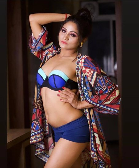 श्ववेता शर्मा की ये बोल्ड अदाएं उनके फैंस को खूब पसंद आती है।