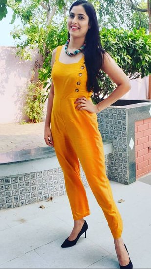  शो में बावरी का रोल प्ले करने वाली एक्ट्रेस मोनिका भदौरिया इन दिनों ट्रैवलिंग एक्सपीरियंस ले रही हैं। 