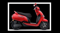 TVS iQube Electric Scooter खरीदना चाहते हैं तो उससे पहले यहां जानें इसकी कीमत, फीचर्स, रेंज और स्पेसिफिकेशन