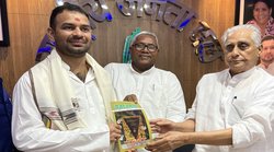 बिहार: क्या जगदानंद सिंह और तेज प्रताप यादव के बीच हो गई सुलह? सामने आई नई तस्वीर