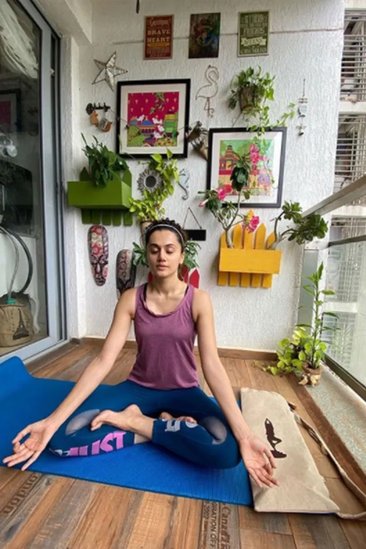 तापसी ने घर के एक हिस्से को योग और मेडिटेशन के लिए रिजर्व रखा है।
