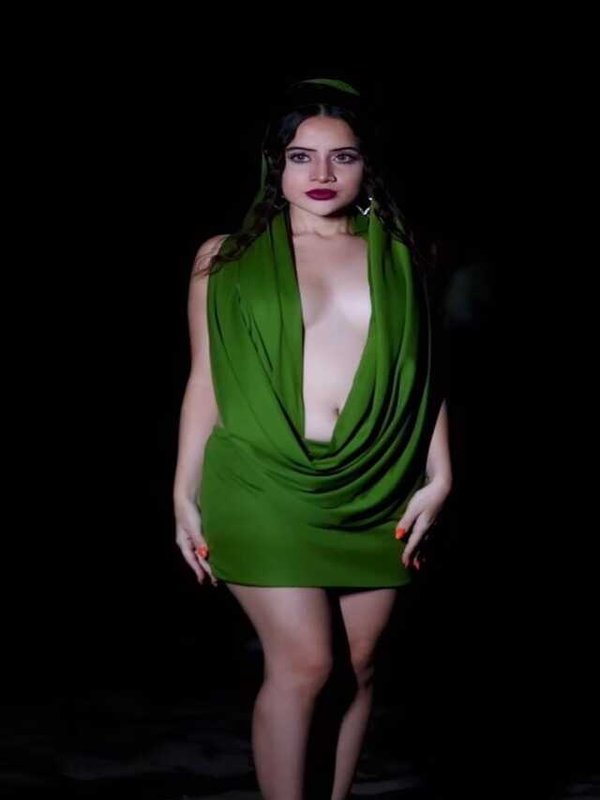URFI JAVED IN GREEN DRESS STYLE - NEW EXPERIMENT