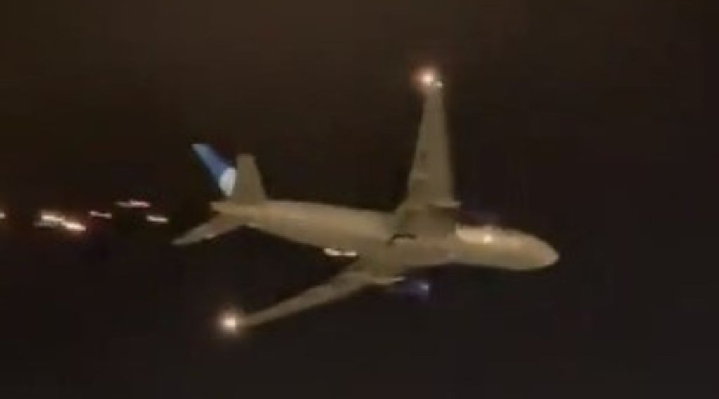 United Airlines Boeing 777 Aircraft, Aircraft Emits Sparks Mid Air, New York Newark