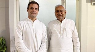 Nitish Kumar with Rahul Gandhi| Rahul Gandhi Nitish Kumar| Nitish Kumar Jansatta|
