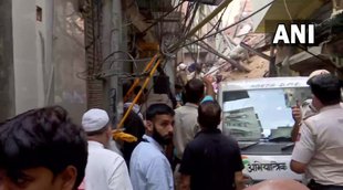 delhi building collapse, Azad Market Building Collapse News