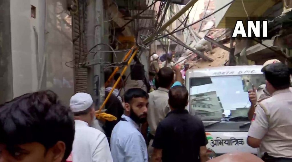 delhi building collapse, Azad Market Building Collapse News