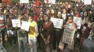 Allahabad Student Protest| ABVP Pen Down| Fee Hike 4 Time