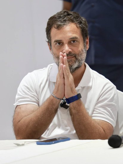 एबीपी न्यूज के एक कार्यक्रम में उनसे जब पूछा गया कि वह राहुल गांधी को कौन सा आसन करने की सलाह देते हैं तो उन्होंने कहा कि उन्हें सिंहासन करना चाहिए। (Photo: PTI)