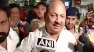 JDU MLC Dinesh Singh| IT Detained| Patna Airport