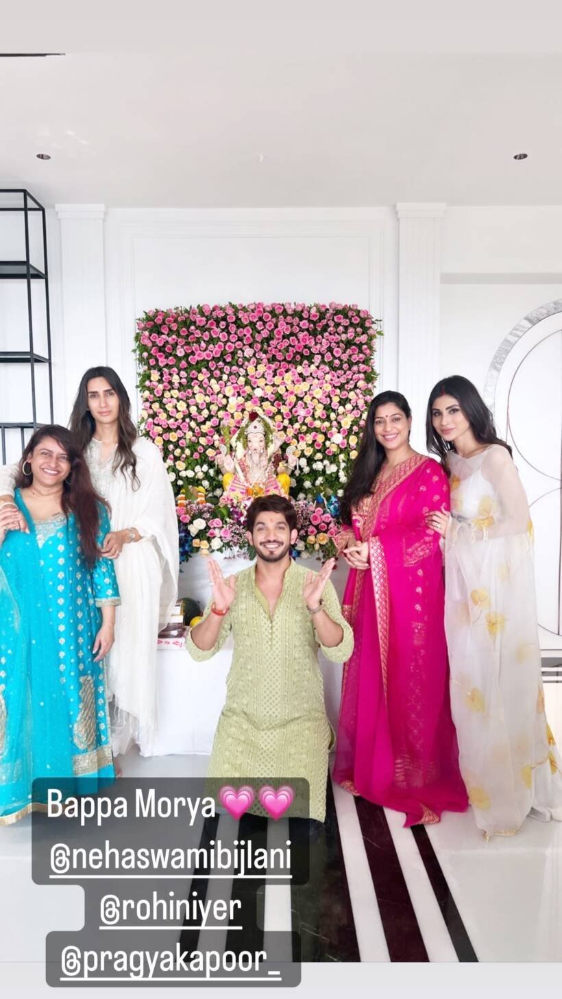 टीवी एक्टर अर्जुन बिजलानी और उनकी पत्नी नेहा स्वामी ने अपने नए घर पर गणपति स्थापित किया। गणेश पूजा के साथ इस नए आशियाने का गृह प्रवेश संपन्न हुआ। अर्जुन बिजलानी के नए घर पर कई एक्टर्स ने शिरकत किया।