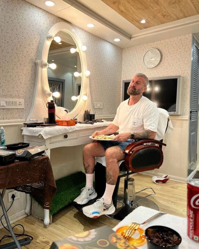 करीना की वैनिटा अंदर से काफी लग्जरी नजर आती है। (Photo: Kareena Kapoor Khan/Instagram)