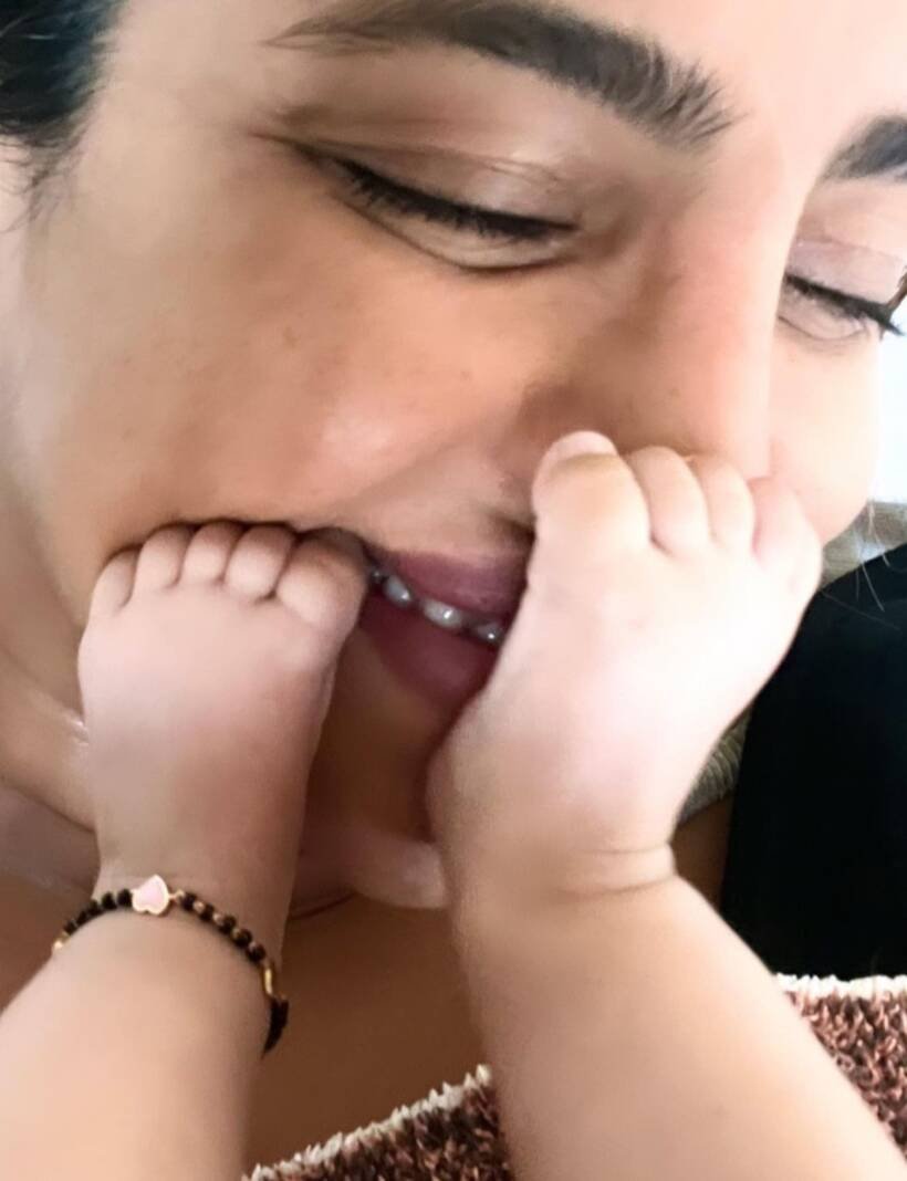 इस फोटो को शेयर करते हुए प्रियंका ने लिखा, लव लाइक नो अदर। (Photo: Priyanka Chopra/Instagram)