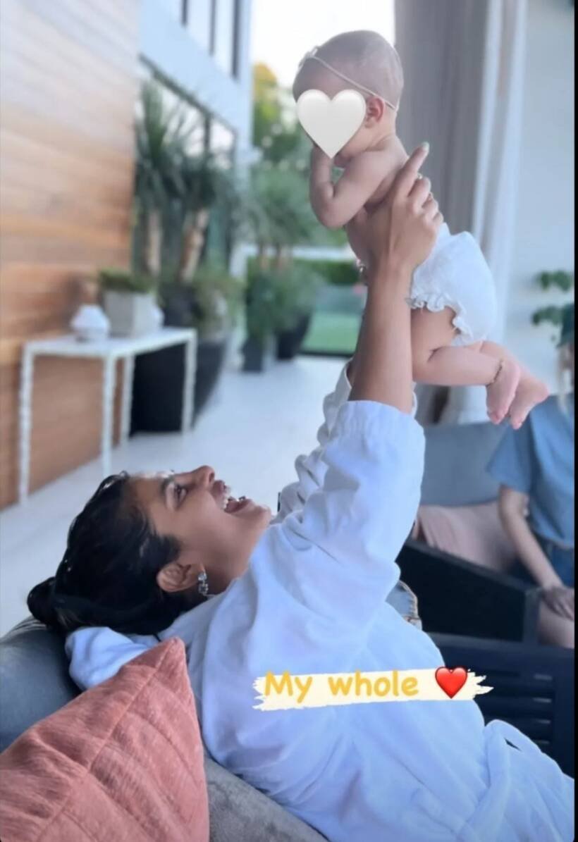 प्रियंका अपनी बेटी के साथ। (Photo: Priyanka Chopra/Instagram)